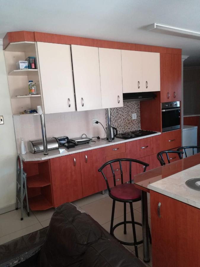 Quarto em Acomodações Particulares Lalela House *