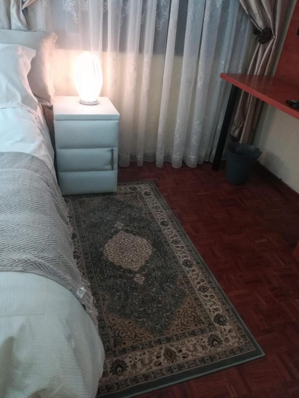 Quarto em Acomodações Particulares Lalela House *