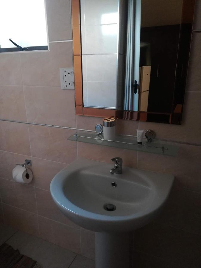 Lalela House Quarto em Acomodações Particulares