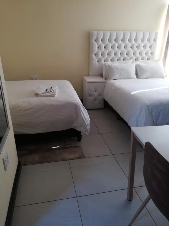 Lalela House * Johannesburg